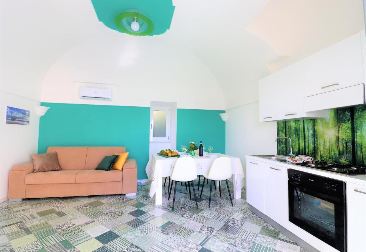 Mary'S Apartments - De Vivo Realty มัสซาลูเบรนเซ ภายนอก รูปภาพ