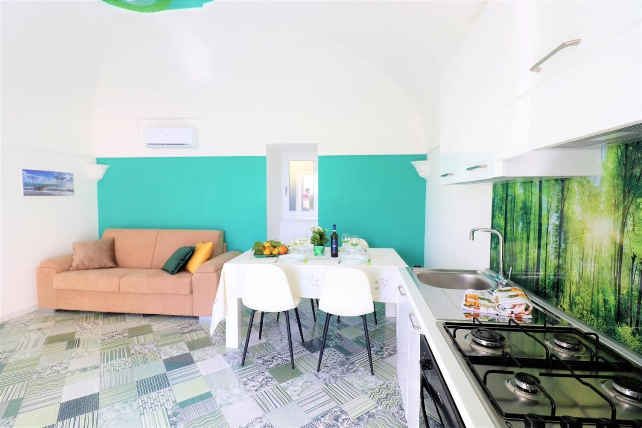 Mary'S Apartments - De Vivo Realty มัสซาลูเบรนเซ ภายนอก รูปภาพ