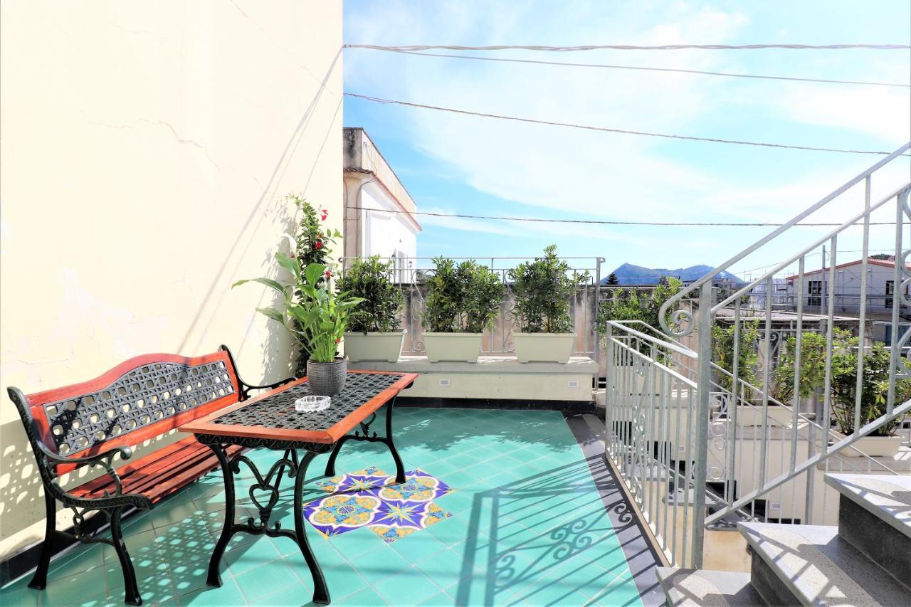 Mary'S Apartments - De Vivo Realty มัสซาลูเบรนเซ ภายนอก รูปภาพ