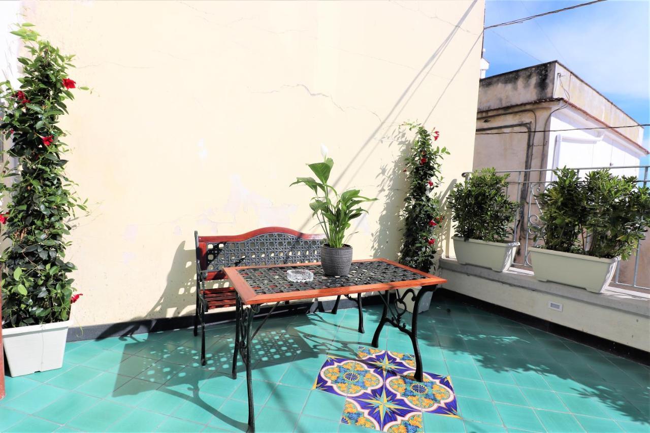 Mary'S Apartments - De Vivo Realty มัสซาลูเบรนเซ ภายนอก รูปภาพ