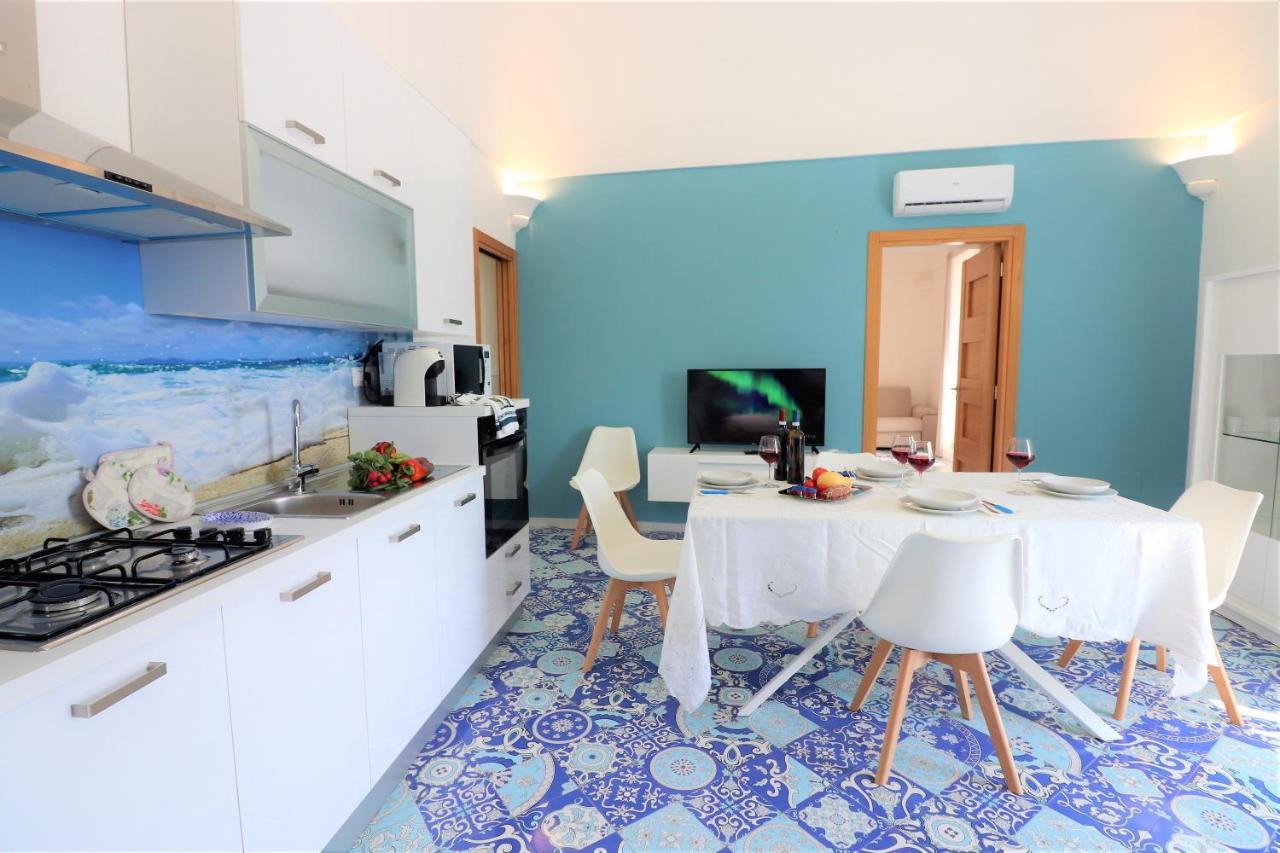 Mary'S Apartments - De Vivo Realty มัสซาลูเบรนเซ ภายนอก รูปภาพ