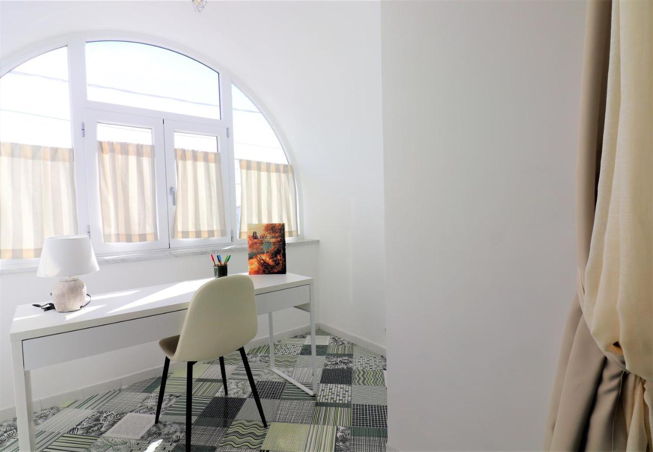 Mary'S Apartments - De Vivo Realty มัสซาลูเบรนเซ ภายนอก รูปภาพ