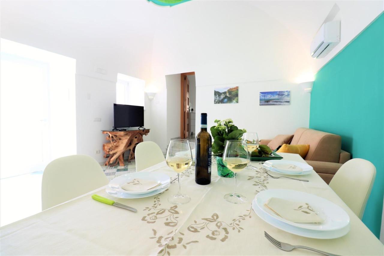 Mary'S Apartments - De Vivo Realty มัสซาลูเบรนเซ ภายนอก รูปภาพ