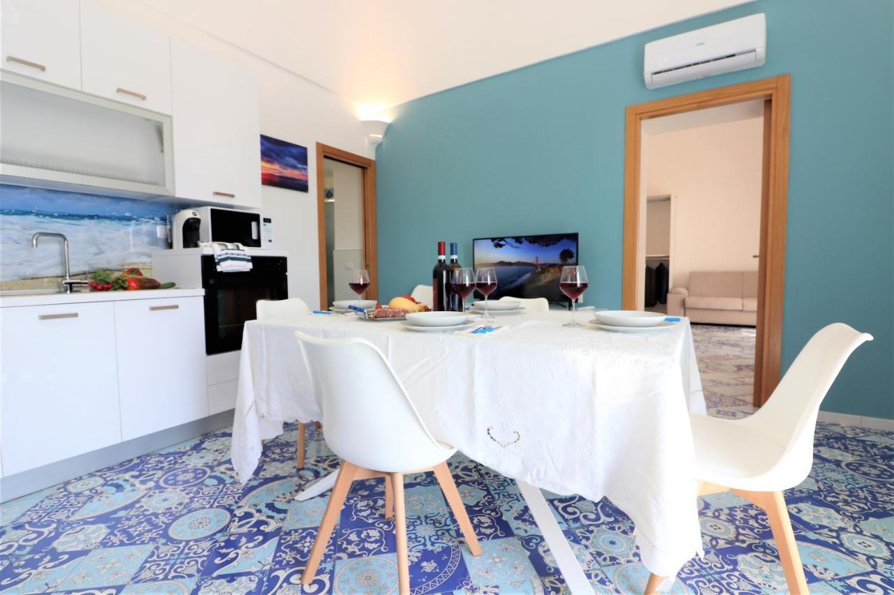 Mary'S Apartments - De Vivo Realty มัสซาลูเบรนเซ ภายนอก รูปภาพ