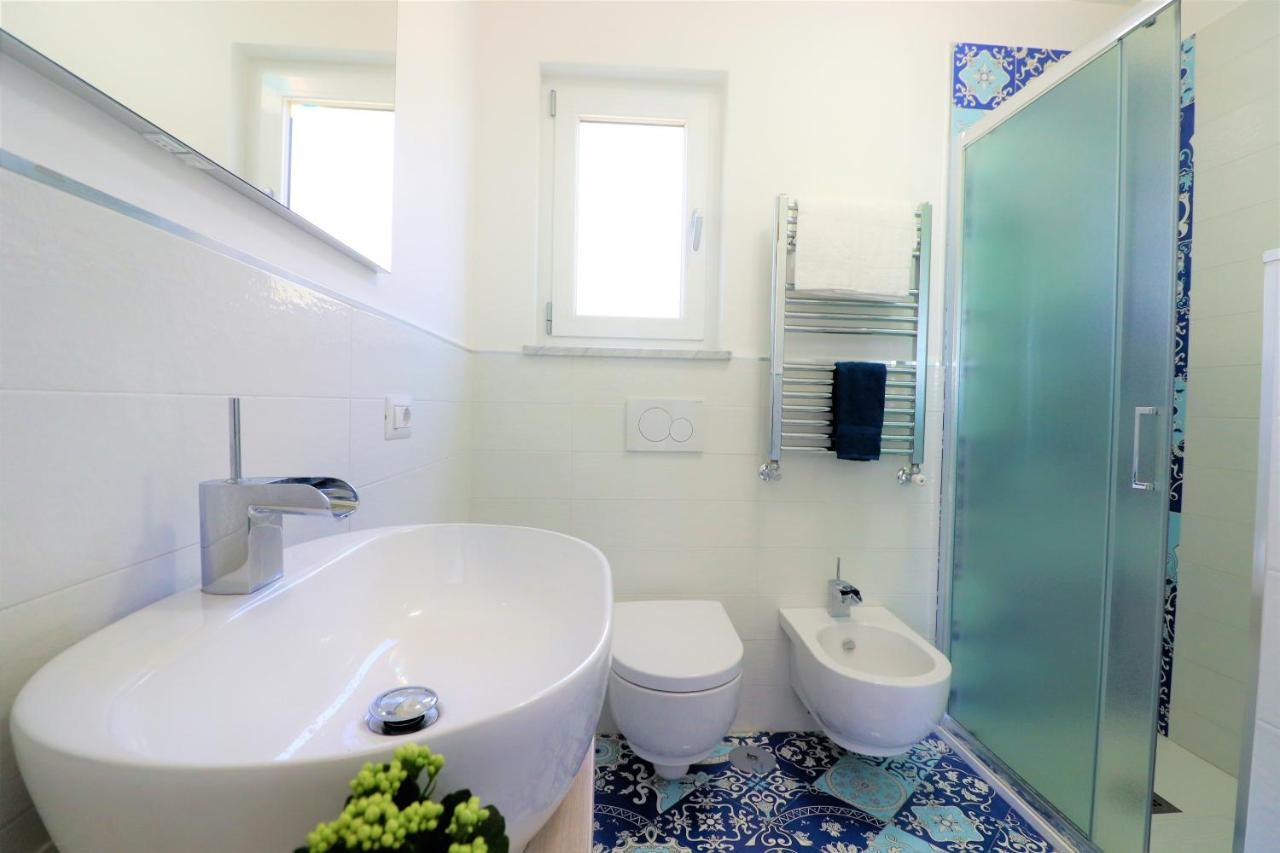 Mary'S Apartments - De Vivo Realty มัสซาลูเบรนเซ ภายนอก รูปภาพ