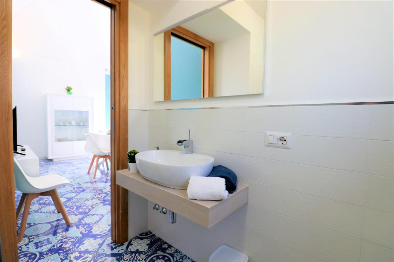 Mary'S Apartments - De Vivo Realty มัสซาลูเบรนเซ ภายนอก รูปภาพ