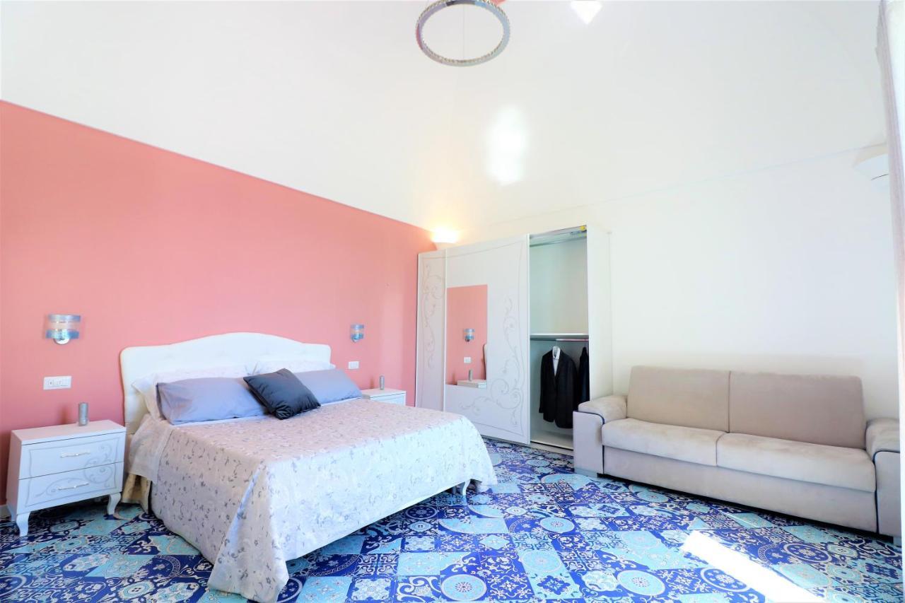 Mary'S Apartments - De Vivo Realty มัสซาลูเบรนเซ ภายนอก รูปภาพ
