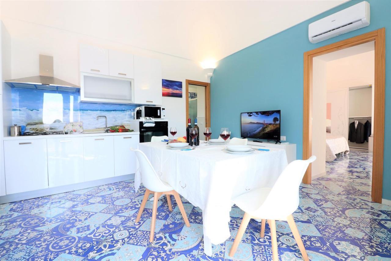 Mary'S Apartments - De Vivo Realty มัสซาลูเบรนเซ ภายนอก รูปภาพ