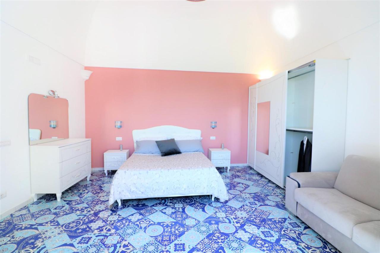 Mary'S Apartments - De Vivo Realty มัสซาลูเบรนเซ ภายนอก รูปภาพ